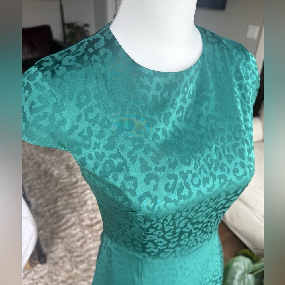 Ted Baker London SIZE 0 Green Leopard Print Cap Sleeve Crew Neck Midi Dress - Picture 4 of 10
